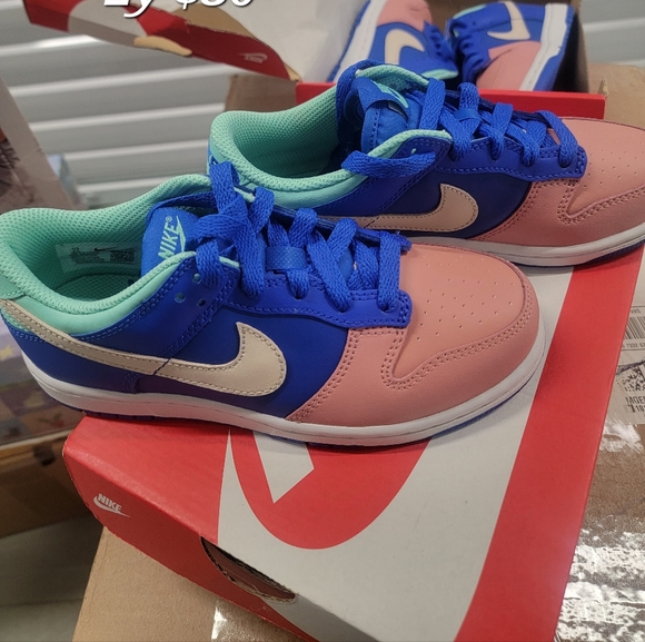 Kids Nike Dunks - Picture 3 of 3